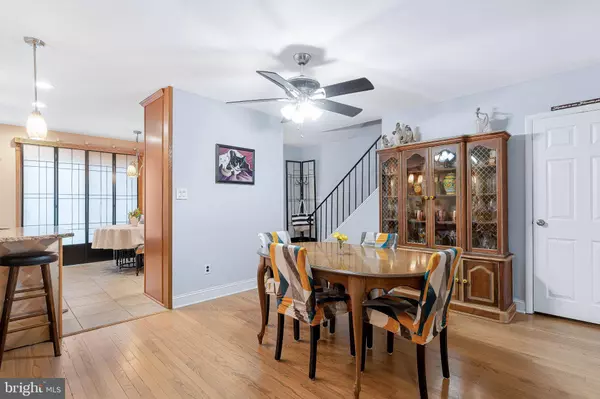 19 RIDGEWAY SQ #104, Wilmington, DE 19810