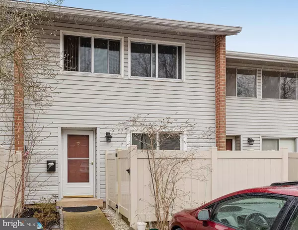 19 RIDGEWAY SQ #104, Wilmington, DE 19810