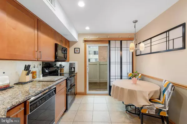 19 RIDGEWAY SQ #104, Wilmington, DE 19810