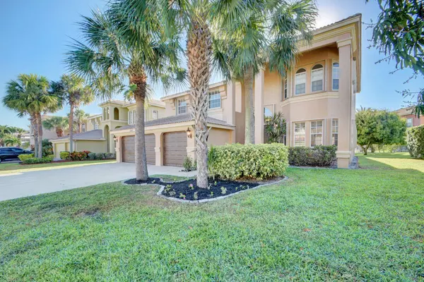 2243 Ridgewood CIR, Royal Palm Beach, FL 33411