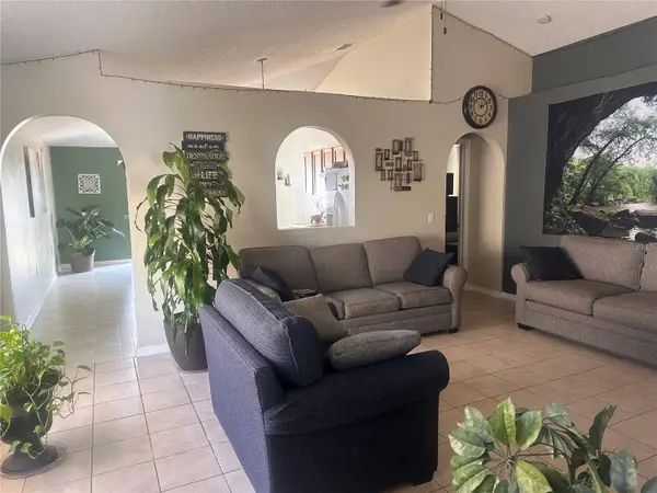 2093 WHISPERING TRAILS BLVD, Winter Haven, FL 33884