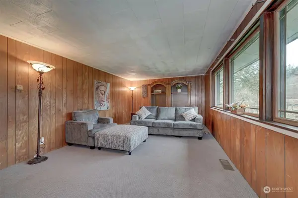 5695 Sidney RD SW, Port Orchard, WA 98367