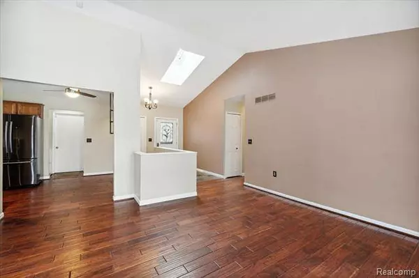 34036 Parkdale Street, Livonia, MI 48150