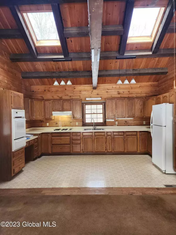 15 whites beach Road, Ballston, NY 12019