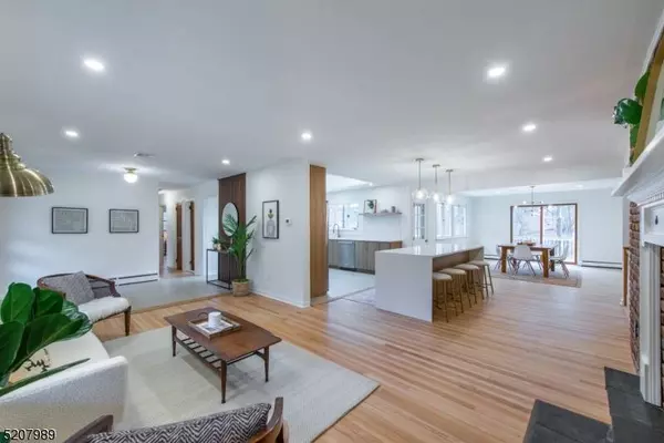 6 Tumbling Brook Rd, Montville Twp., NJ 07082