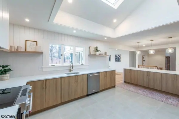 6 Tumbling Brook Rd, Montville Twp., NJ 07082