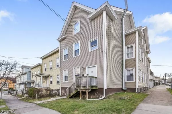 17 Fairview Ave, Prospect Park Boro, NJ 07508