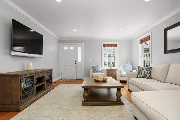 23 Dix St #2, Waltham, MA 02453