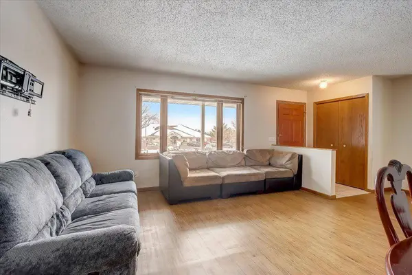 5881 Woodland Dr, Waunakee, WI 53597