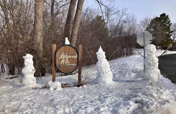 4166 Sylvia LN S, Shoreview, MN 55126