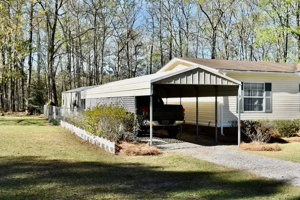 1040 Mill Creek Dr., Manning, SC 29102