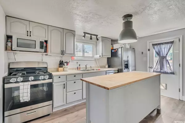 42 N CENTER ST, Santaquin, UT 84655