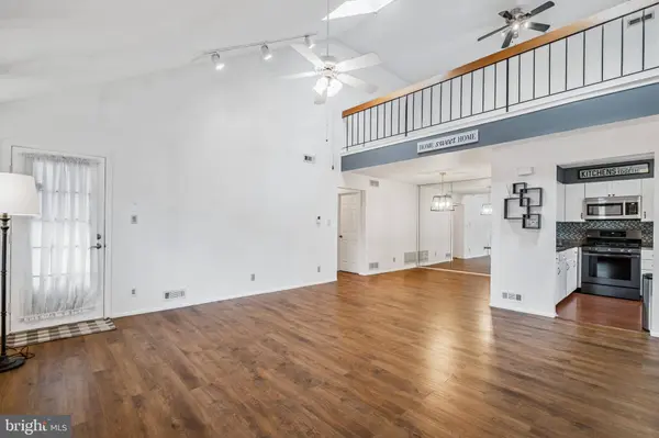 1408 DENHAM CT #B, Mount Laurel, NJ 08054