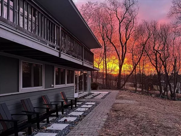 195 Willow Ave, Haverhill, MA 01835