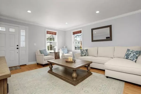 23 Dix St #2, Waltham, MA 02453