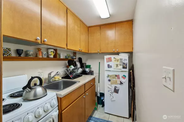 6400 11th AVE NW, Seattle, WA 98107