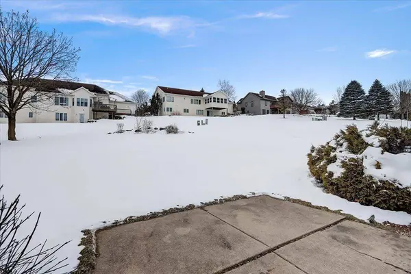 5881 Woodland Dr, Waunakee, WI 53597