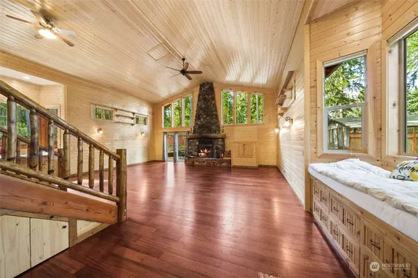 10206 Lake Florence PL, Anderson Island, WA 98303