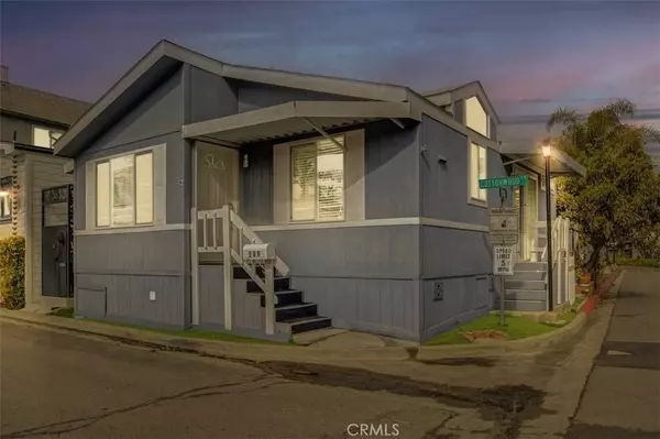 139 Cottonwood LN, Seal Beach, CA 90740