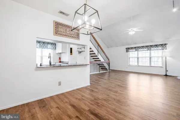 1408 DENHAM CT #B, Mount Laurel, NJ 08054