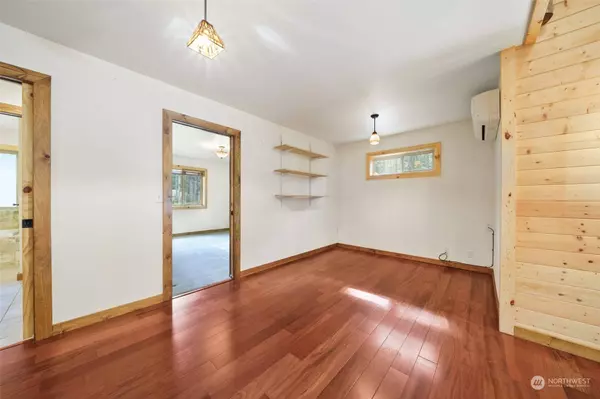 10206 Lake Florence PL, Anderson Island, WA 98303