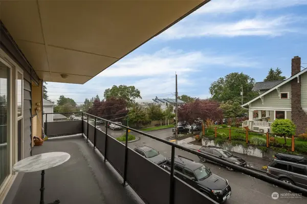 6400 11th AVE NW, Seattle, WA 98107