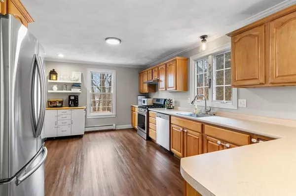 5 Naysons Ct, Amesbury, MA 01913