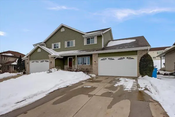 5881 Woodland Dr, Waunakee, WI 53597