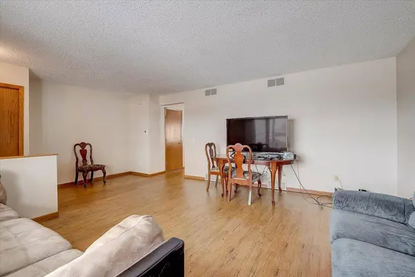 5881 Woodland Dr, Waunakee, WI 53597