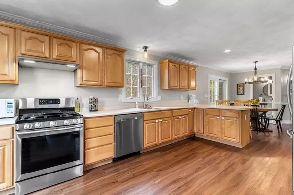 5 Naysons Ct, Amesbury, MA 01913