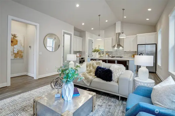 11003 126th AVE NE #2, Kirkland, WA 98033