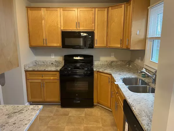 107 Shorewood LN, Shorewood, IL 60404