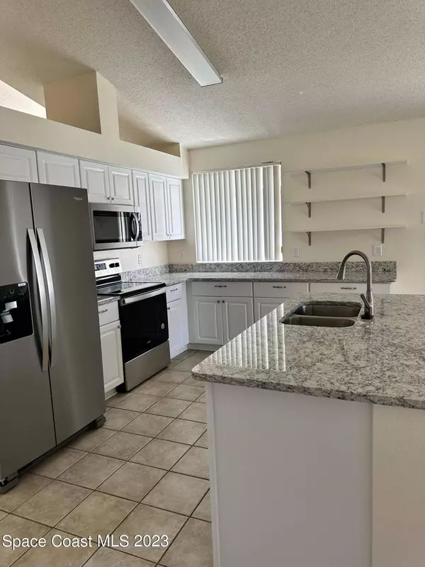 2392 Island Club Way, Orlando, FL 32822