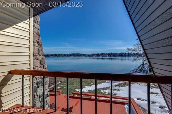 9657 Marshall Road, South Lyon, MI 48178