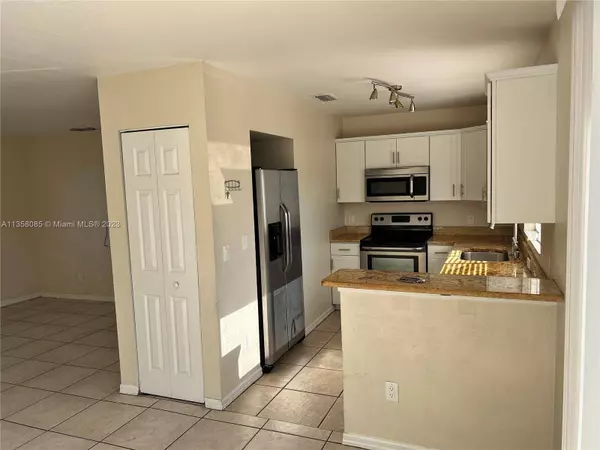 2701 55th St SW, Naples, FL 34116