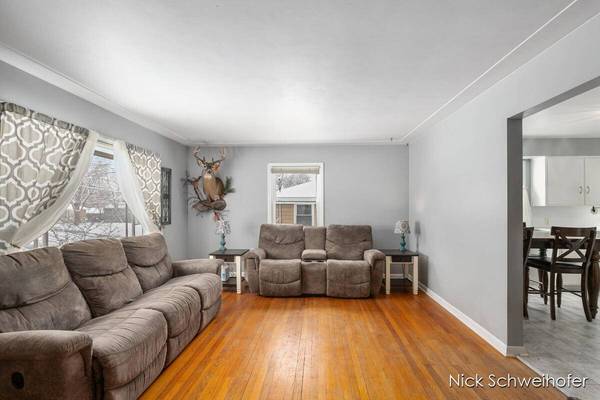 3754 Perry SW Avenue, Wyoming, MI 49519