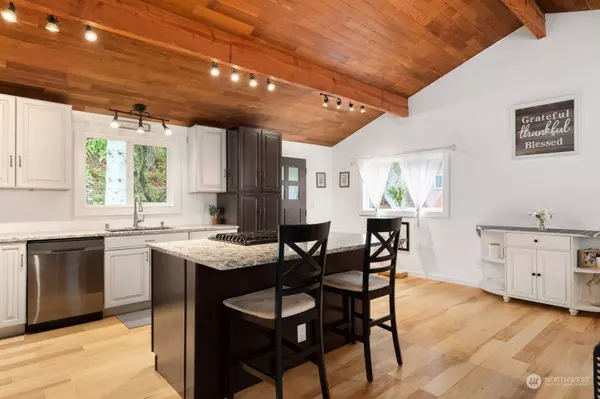 15084 Gibralter RD, Anacortes, WA 98221