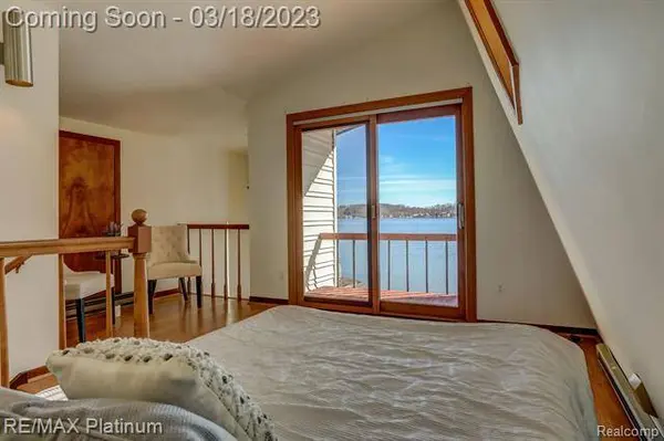 9657 Marshall Road, South Lyon, MI 48178