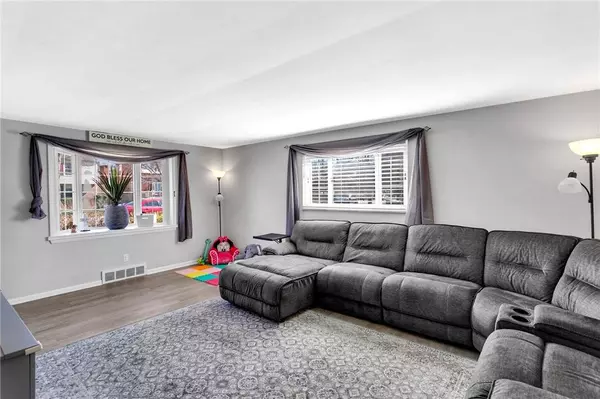 531 9th St, Oakmont, PA 15139