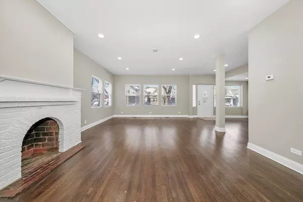 1131 N Latrobe Avenue, Chicago, IL 60651