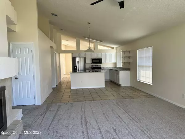 2392 Island Club Way, Orlando, FL 32822