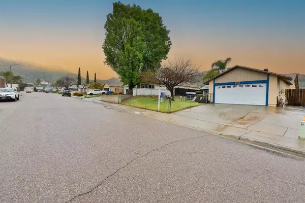 10309 Fasano Dr, Lakeside, CA 92040