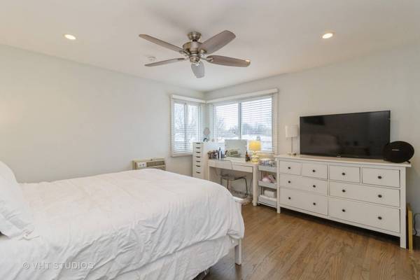 1619 Howard ST #B5, Evanston, IL 60202