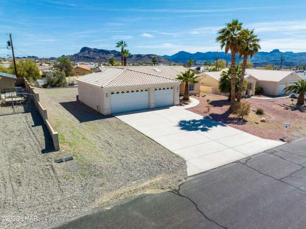 2880 Indian Springs Dr, Lake Havasu City, AZ 86406