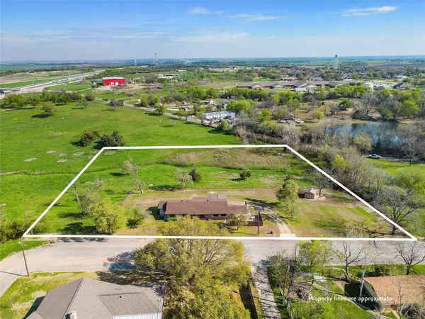 608 W Spring Street, West, TX 76691