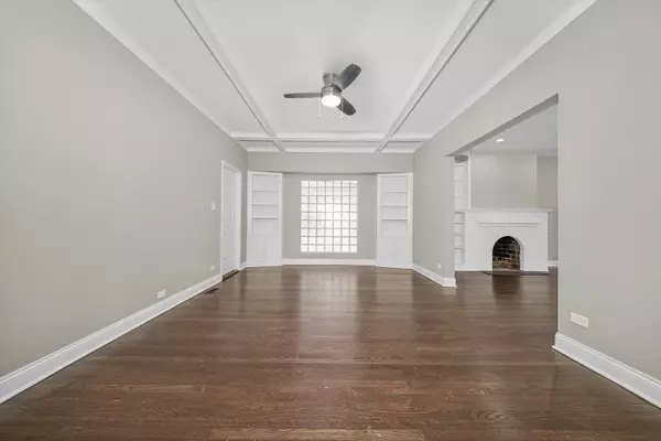 1131 N Latrobe Avenue, Chicago, IL 60651