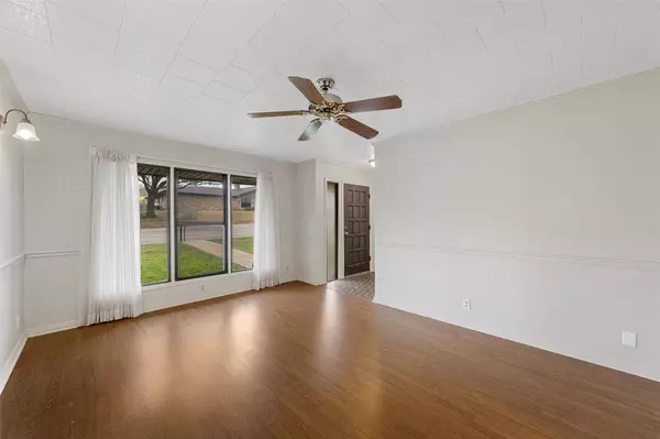 608 W Spring Street, West, TX 76691