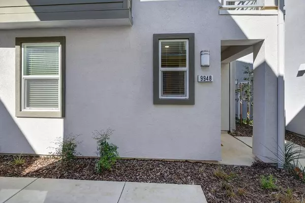 9948 Del Surf LN, Elk Grove, CA 95757