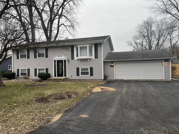 107 Shorewood LN, Shorewood, IL 60404