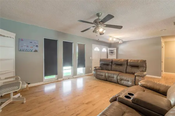 2927 GASLIGHT DR, South Daytona, FL 32119